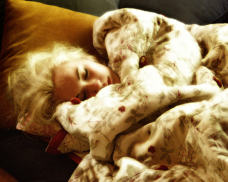Спящих блондинок видео. Картинки спящих блондинок.